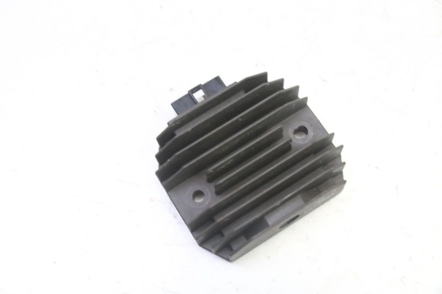 photo de REGULATOR YAMAHA FZ6 FAZER S2 600 (2007 - 2011) - Component detail