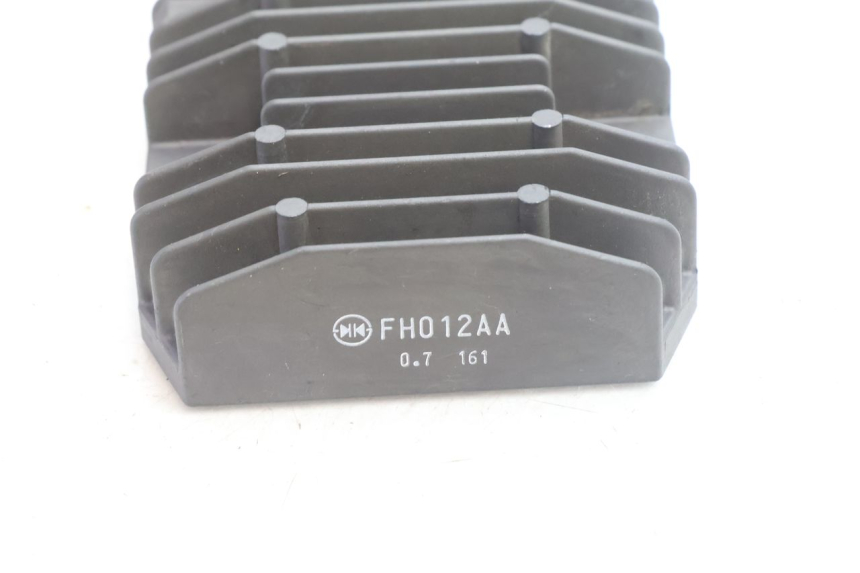 photo de REGULATOR YAMAHA FZ8 800 (2010 - 2016) - Zoom on usage condition