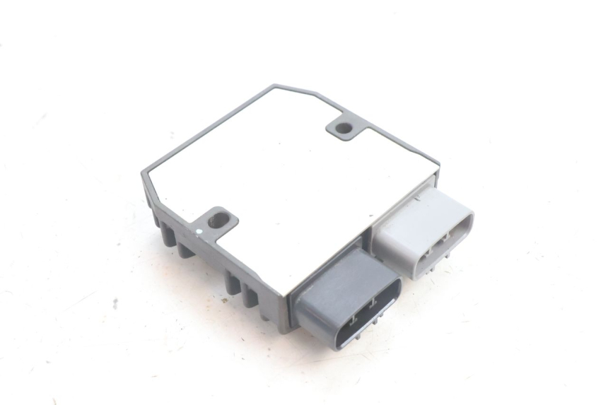 photo de REGULATOR YAMAHA FZ8 800 (2010 - 2016) - Technical close-up