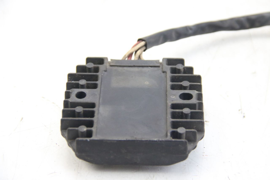 photo de CHARGING REGULATOR YAMAHA FZS FAZER 600 (2001 - 2003) - Component detail