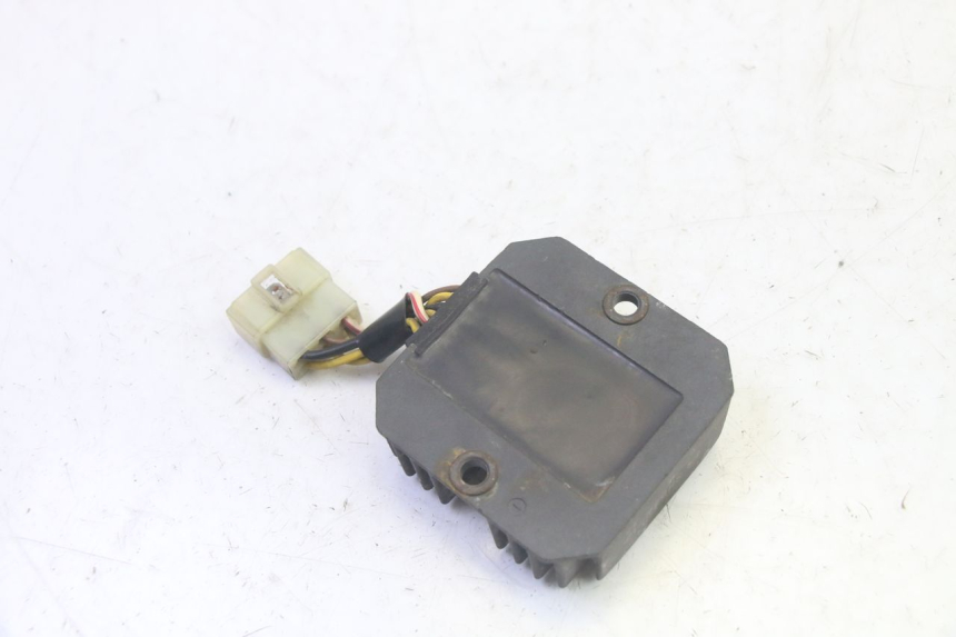 photo de REGULATOR KAWASAKI GPX R WARBIRD 600 (1988 - 1993) - Alternative perspective