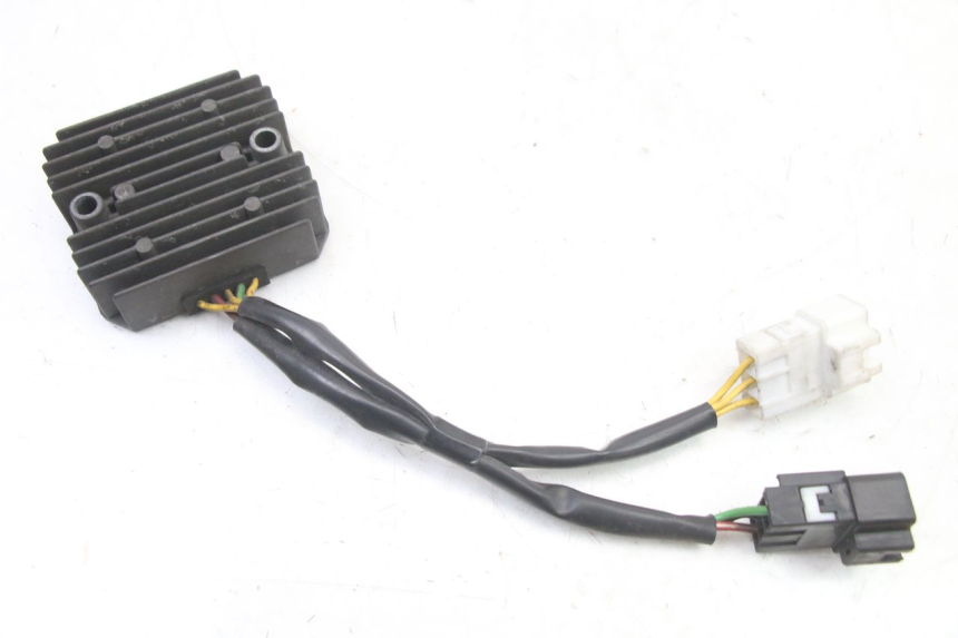 photo de CHARGING REGULATOR HONDA FES S-WING SWING ABS 125 (2007 - 2015) - Zoom on usage condition