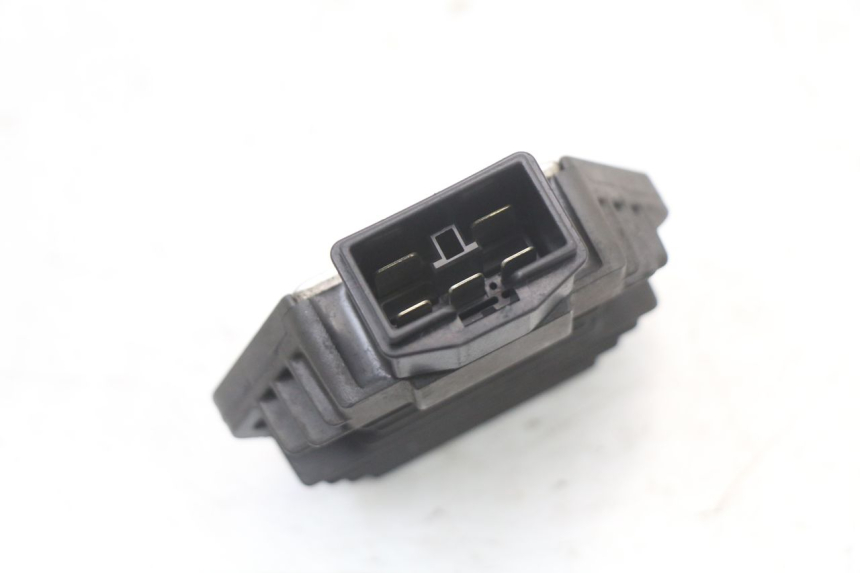 photo de REGULATOR HONDA NES AROBASE 125 (2000 - 2003) - Zoom on usage condition