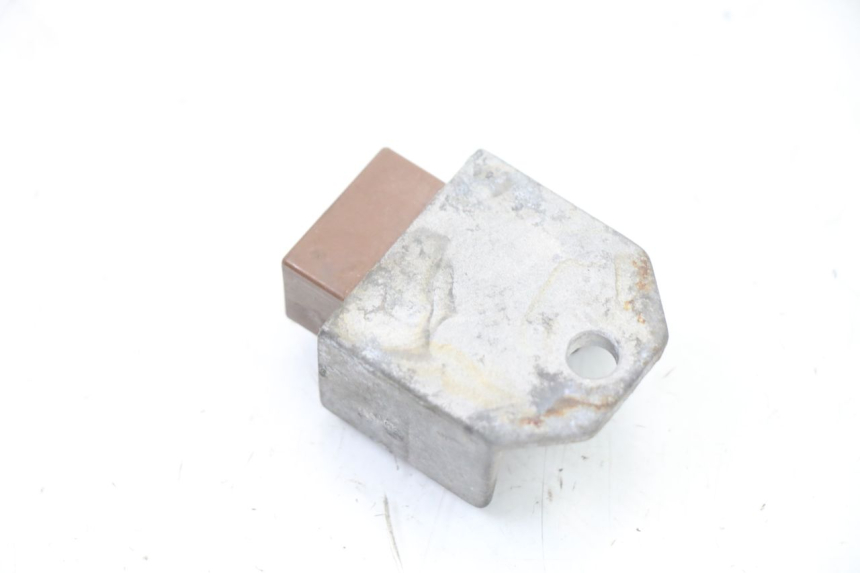 photo de CHARGING REGULATOR HONDA SCV LEAD 100 (2003 - 2007) - Alternative perspective