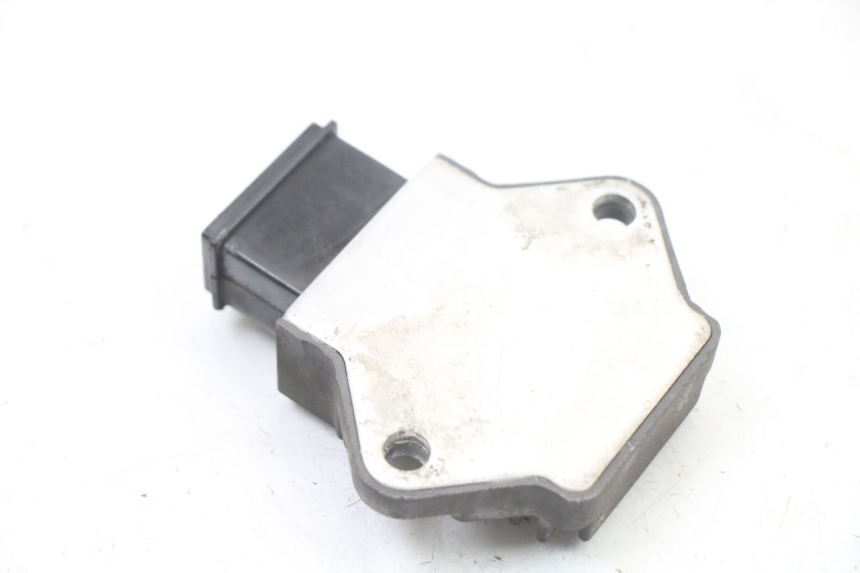 photo de REGULATOR HONDA VT C2 SHADOW 750 (1997 - 2001) - Alternative perspective