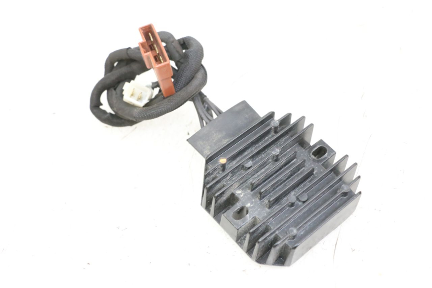 photo de REGULATOR HUSQVARNA SVARTPILEN 401 (2018 - 2023) - Technical close-up