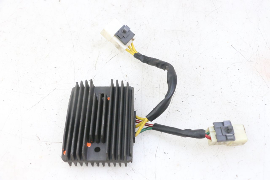 photo de REGULATOR PIAGGIO IE MP3 YOURBAN 300 (2011 - 2016) - Zoom on usage condition