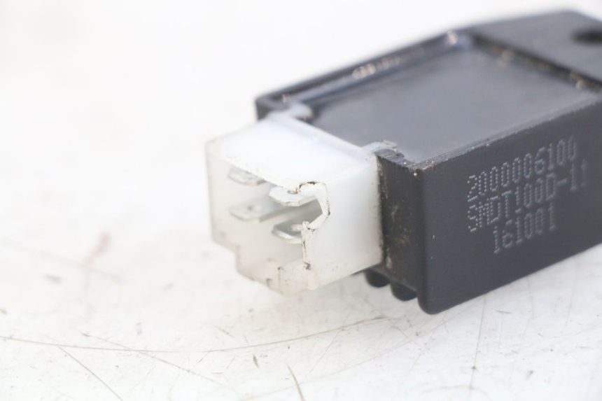 photo de CHARGING REGULATOR PEUGEOT KISBEE 2T 50 (2010 - 2017) - Zoom on usage condition