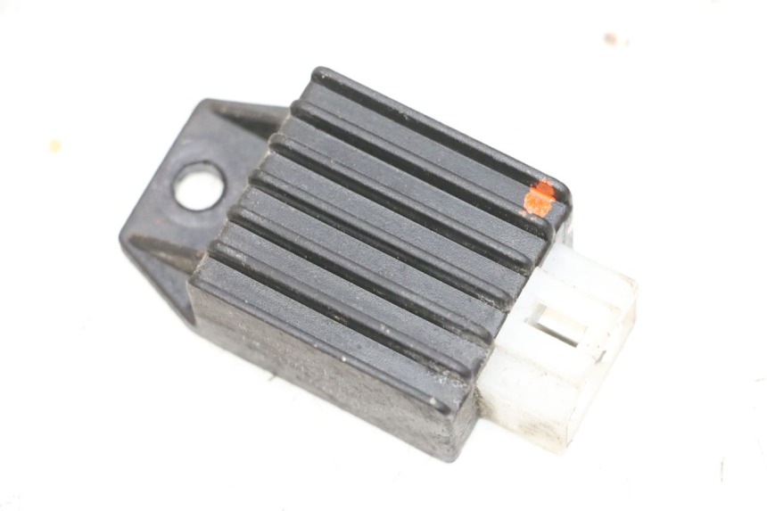 photo de CHARGING REGULATOR PEUGEOT KISBEE 2T 50 (2010 - 2017) - Technical close-up