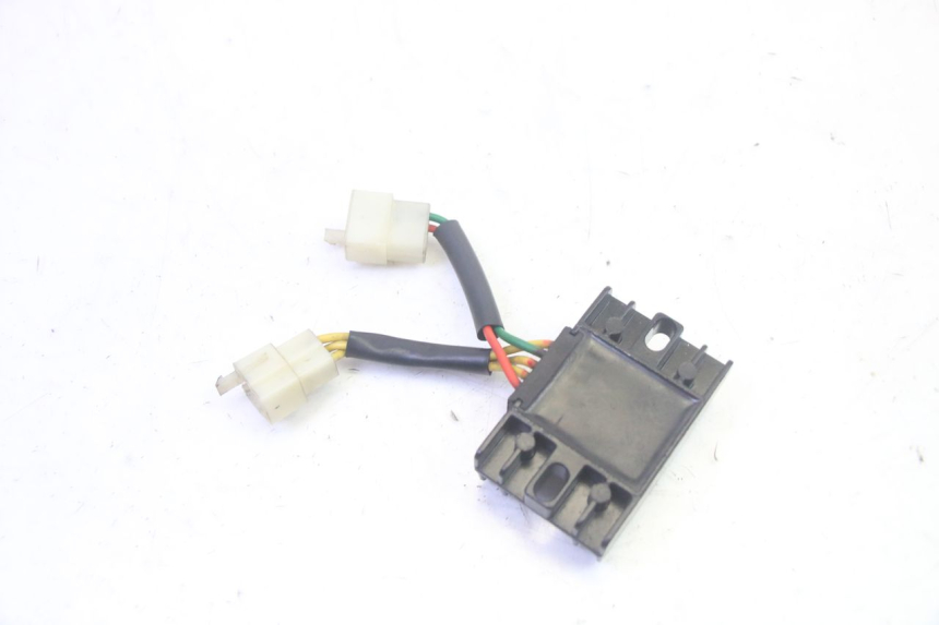 photo de CHARGING REGULATOR PEUGEOT KISBEE 4T 50 (2018 - 2022) - Zoom on usage condition