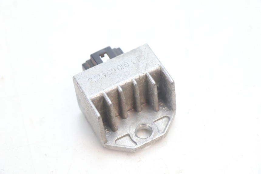 photo de CHARGING REGULATOR PEUGEOT KISBEE 4T 50 (2010 - 2017) - Component detail