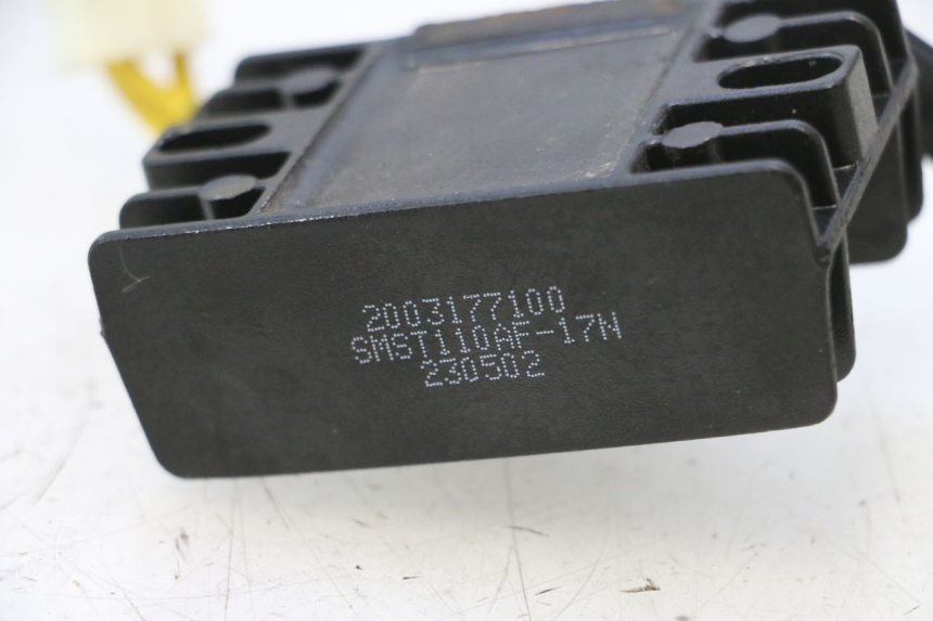 photo de REGULATOR PEUGEOT KISBEE 4T 50 (2023 - 2026) - Zoom on usage condition