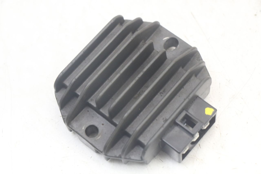 photo de CHARGING REGULATOR PIAGGIO LIBERTY 125 (2009 - 2013) - Component detail