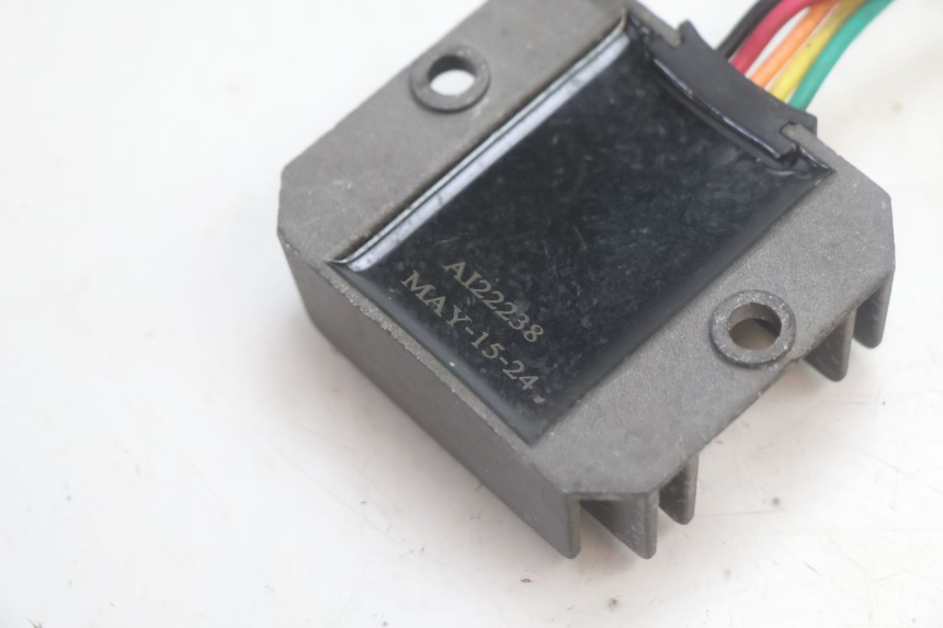 photo de CHARGING REGULATOR KYMCO LIKE 125 (2009 - 2016) - Alternative perspective
