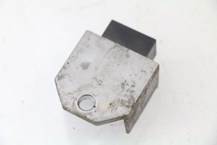 photo de CHARGING REGULATOR PEUGEOT LUDIX 50 (2008 - 2017) - Zoom on usage condition