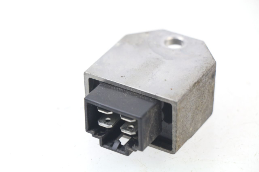photo de CHARGING REGULATOR PEUGEOT LUDIX 50 (2005 - 2007) - Alternative perspective