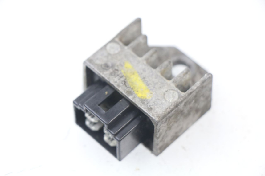 photo de CHARGING REGULATOR PEUGEOT LUDIX 50 (2008 - 2017) - Zoom on usage condition