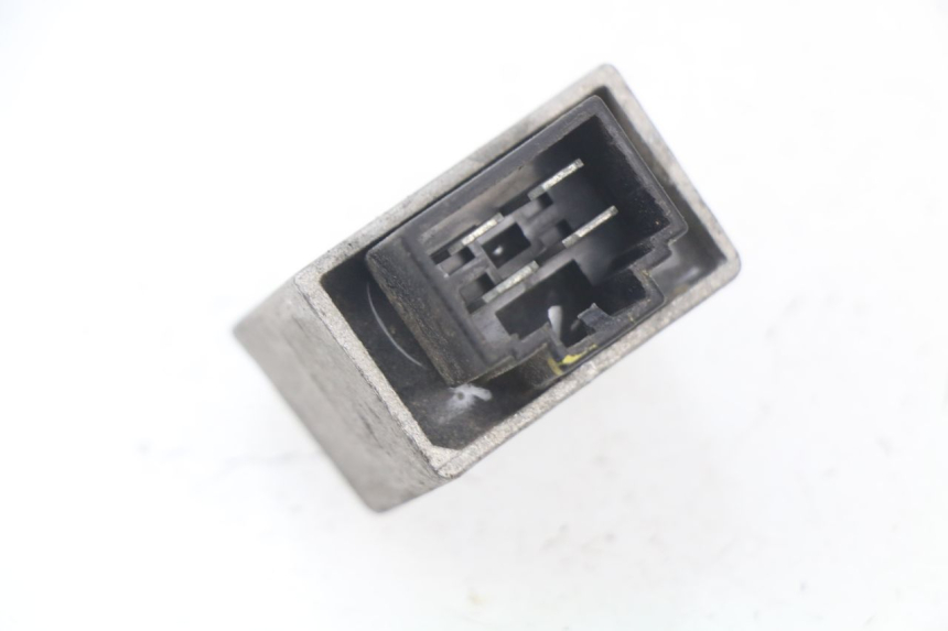 photo de CHARGING REGULATOR PEUGEOT LUDIX 50 (2008 - 2017) - Alternative perspective