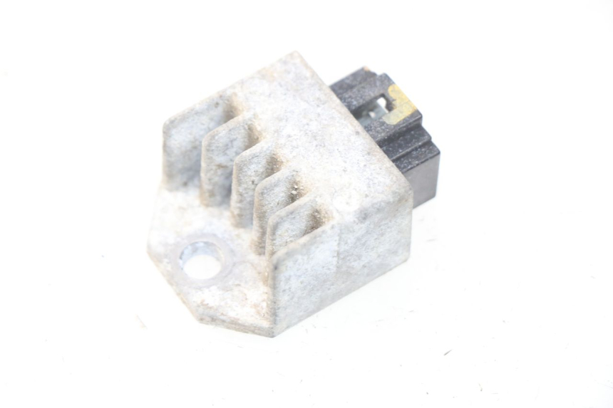photo de CHARGING REGULATOR PEUGEOT LUDIX 50 (2005 - 2007) - Alternative perspective
