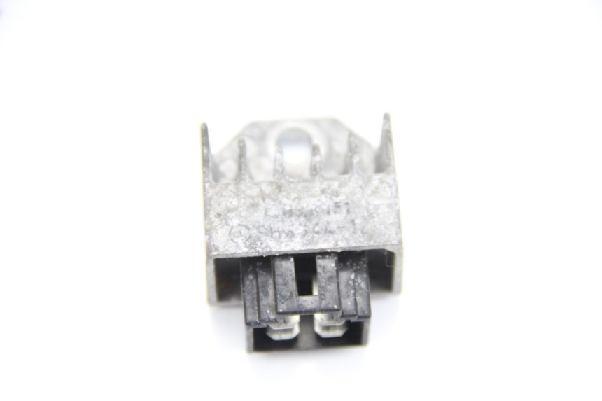 photo de CHARGING REGULATOR PEUGEOT LUDIX 50 (2008 - 2017) - Zoom on usage condition