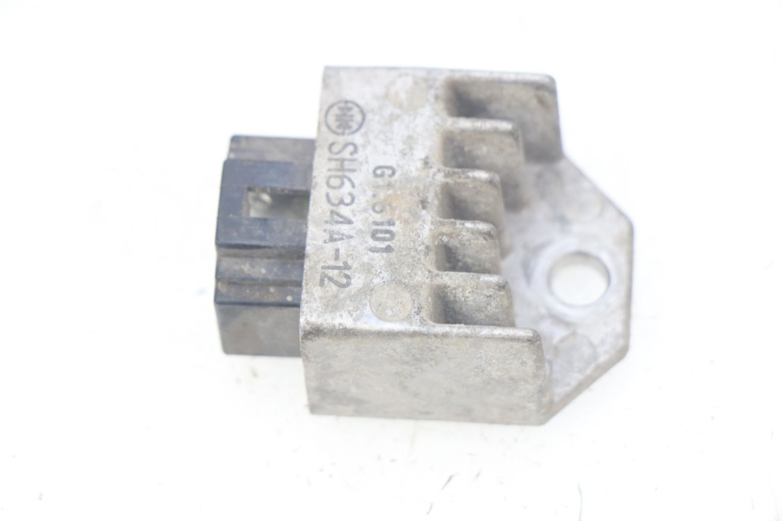 photo de CHARGING REGULATOR PEUGEOT LUDIX 50 (2008 - 2017) - Zoom on usage condition