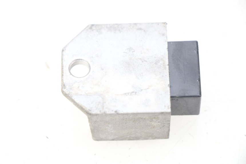 photo de CHARGING REGULATOR PEUGEOT LUDIX 50 (2008 - 2017) - Zoom on usage condition