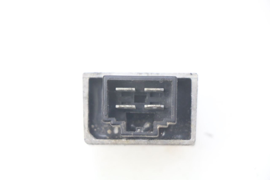 photo de CHARGING REGULATOR PEUGEOT LUDIX 50 (2008 - 2017) - Zoom on usage condition