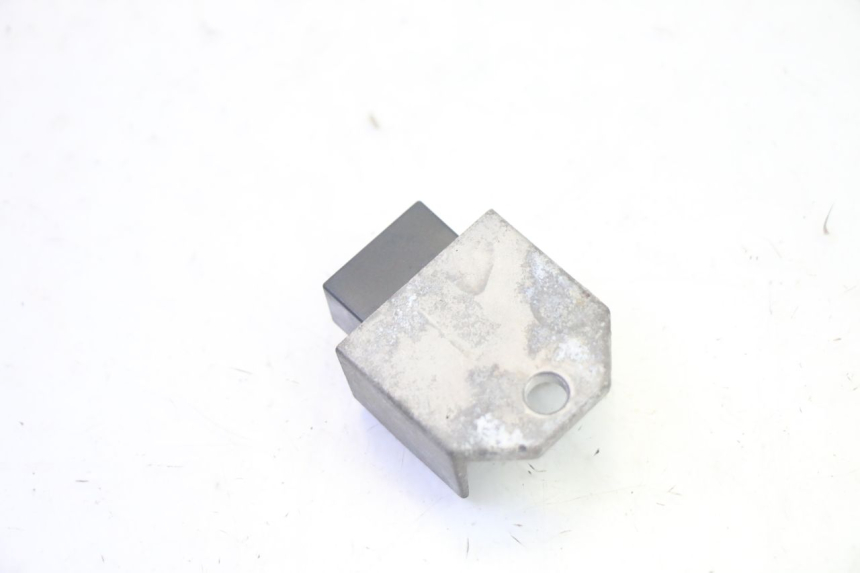 photo de CHARGING REGULATOR PEUGEOT LUDIX 50 (2008 - 2017) - Zoom on usage condition