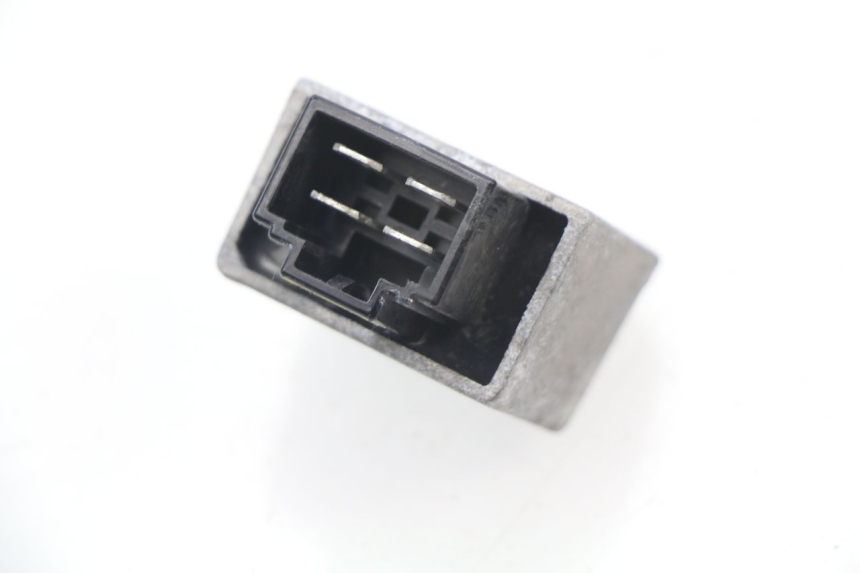 photo de REGULATOR PEUGEOT LUDIX ONE 50 (2005 - 2008) - Zoom on usage condition