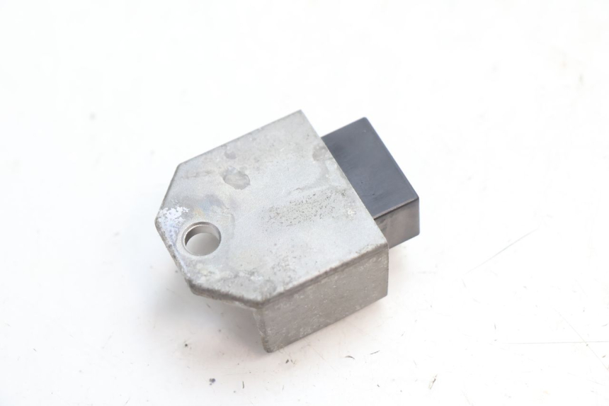 photo de REGULATOR PEUGEOT LUDIX ONE 50 (2004 - 2013) - Zoom on usage condition
