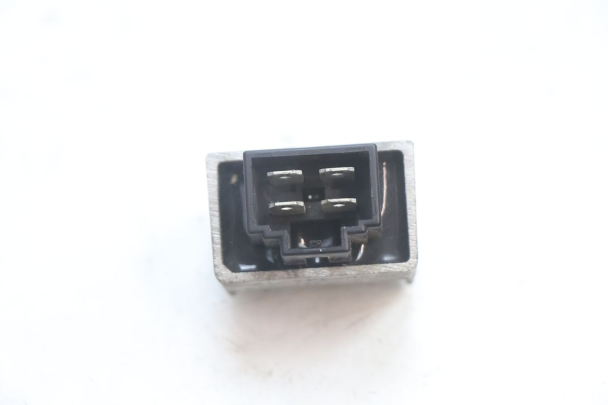 photo de REGULATOR PEUGEOT LUDIX ONE 50 (2004 - 2013) - Zoom on usage condition