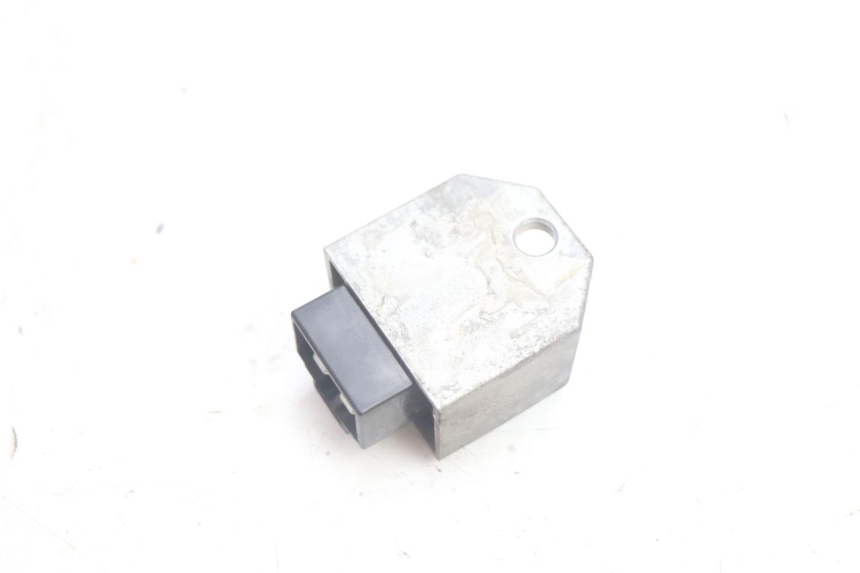 photo de REGULATOR PEUGEOT LUDIX PRO 2T 50 (2010 - 2017) - Alternative perspective