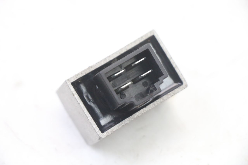 photo de CHARGING REGULATOR MBK OVETTO ONE 2T 50 (2013 - 2017) - Alternative perspective