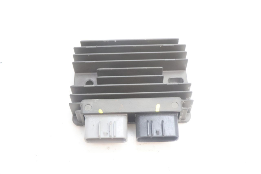 photo de REGULATOR PIAGGIO MP3 HPE 530 (2022 - 2026) - Main view