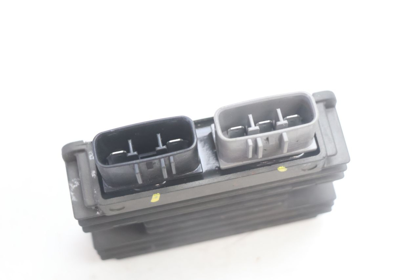photo de REGULATOR PIAGGIO MP3 HPE 530 (2022 - 2026) - Alternative perspective