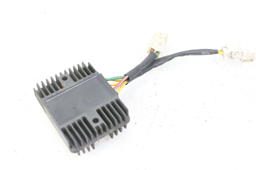 photo de CHARGING REGULATOR PIAGGIO MP3 LT 300 (2010 - 2016) - Technical close-up