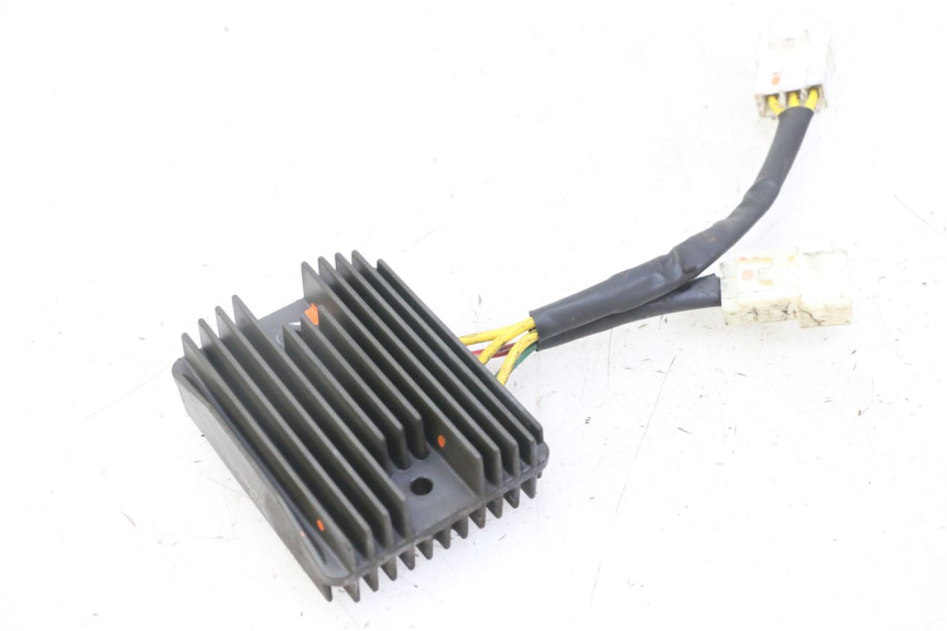 photo de CHARGING REGULATOR PIAGGIO MP3 LT 300 (2010 - 2016) - Surface and material condition