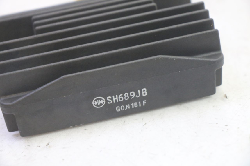 photo de CHARGING REGULATOR PIAGGIO MP3 LT 400 (2007 - 2012) - Zoom on usage condition