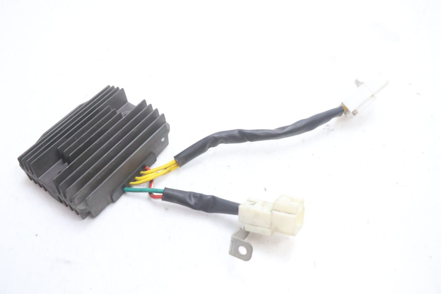 photo de CHARGING REGULATOR PIAGGIO MP3 LT 300 (2010 - 2016) - Zoom on usage condition