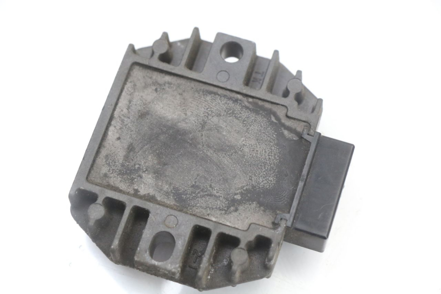 photo de CHARGING REGULATOR PIAGGIO MP3 125 (2006 - 2014) - Technical close-up