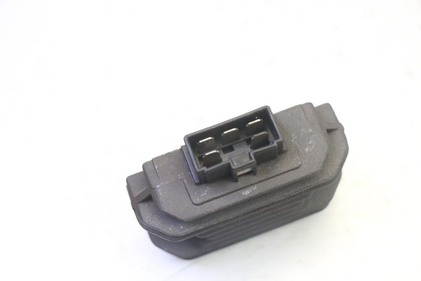 photo de CHARGING REGULATOR PIAGGIO MP3 125 (2006 - 2014) - Zoom on usage condition