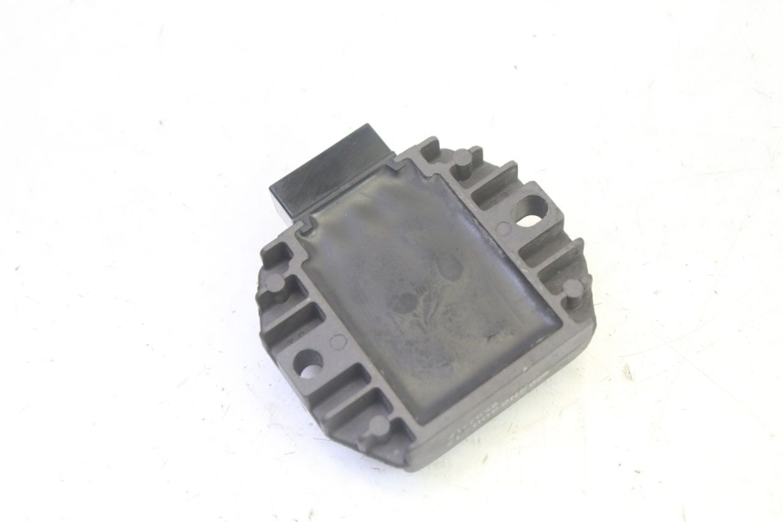 photo de CHARGING REGULATOR PIAGGIO MP3 125 (2006 - 2014) - Zoom on usage condition