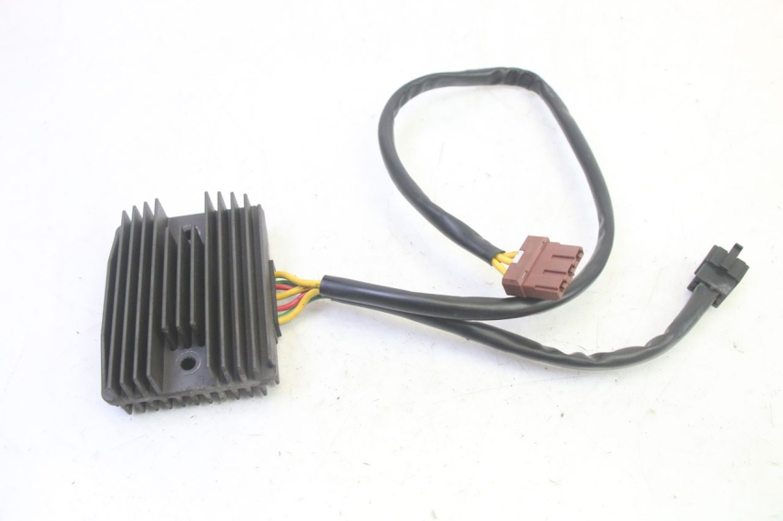 photo de CHARGING REGULATOR PIAGGIO MP3 RL 250 (2006 - 2010) - Zoom on usage condition