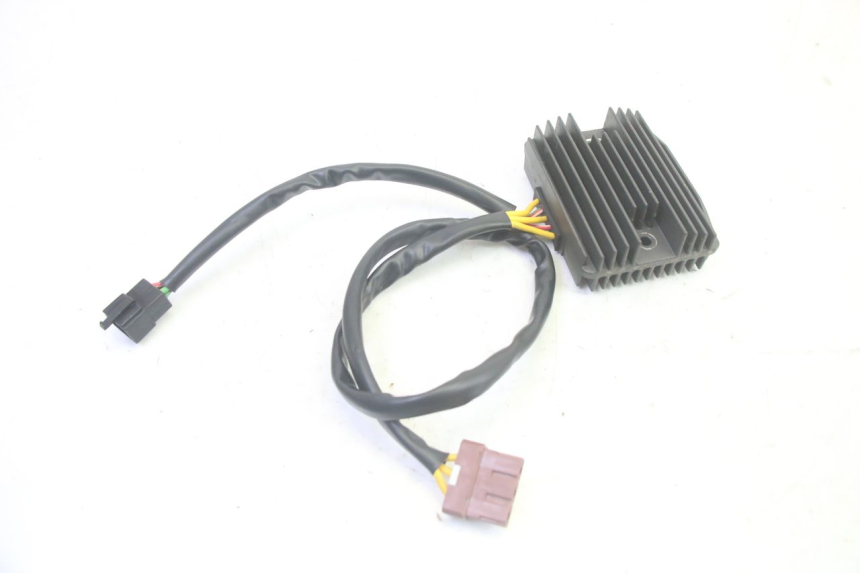 photo de CHARGING REGULATOR PIAGGIO MP3 RL 250 (2006 - 2010) - Zoom on usage condition