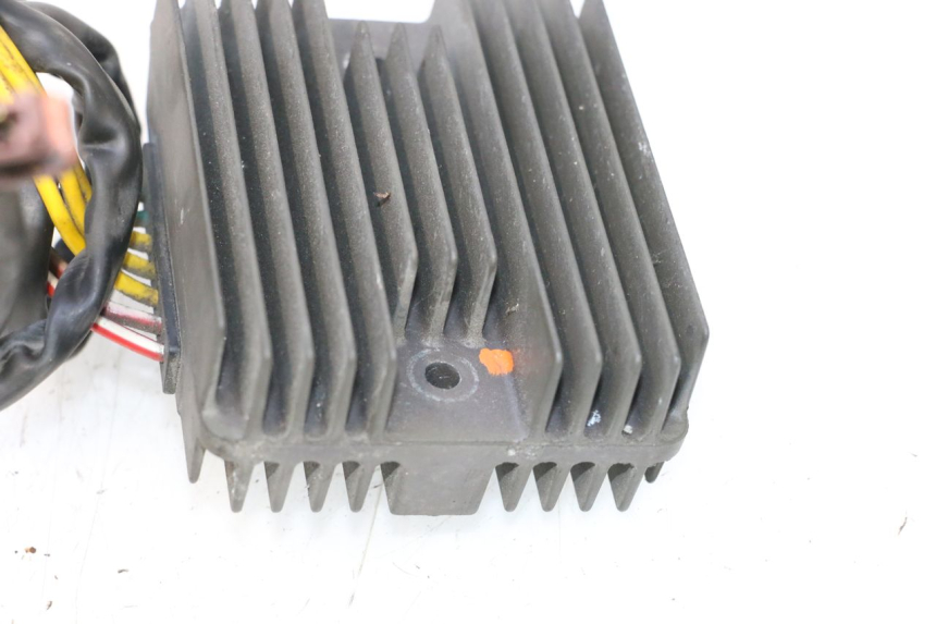 photo de CHARGING REGULATOR PIAGGIO MP3 RL 250 (2006 - 2010) - Zoom on usage condition