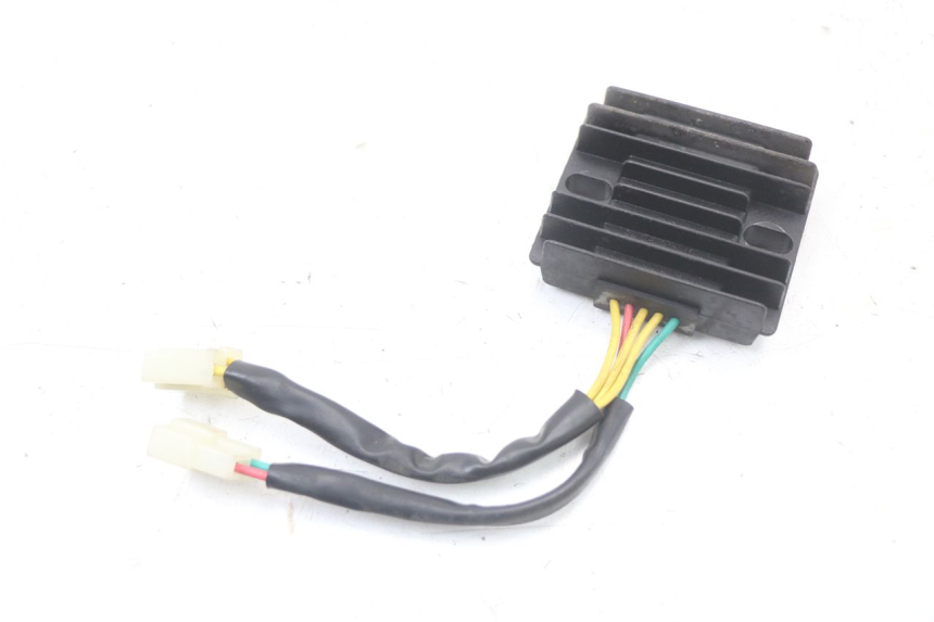 photo de REGULATOR PEUGEOT BELVILLE 125 (2017 - 2021) - Zoom on usage condition