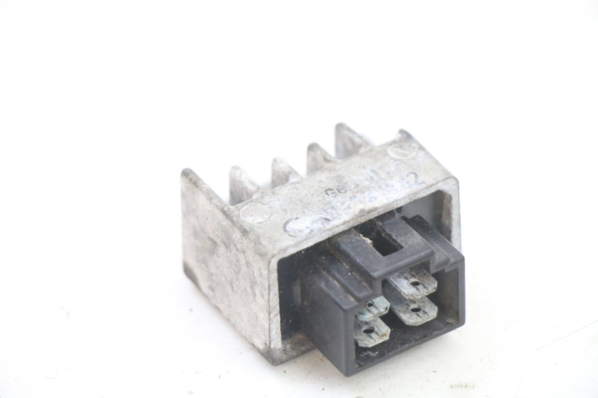 photo de CHARGING REGULATOR PEUGEOT CITYSTAR 50 (2013 - 2017) - Zoom on usage condition