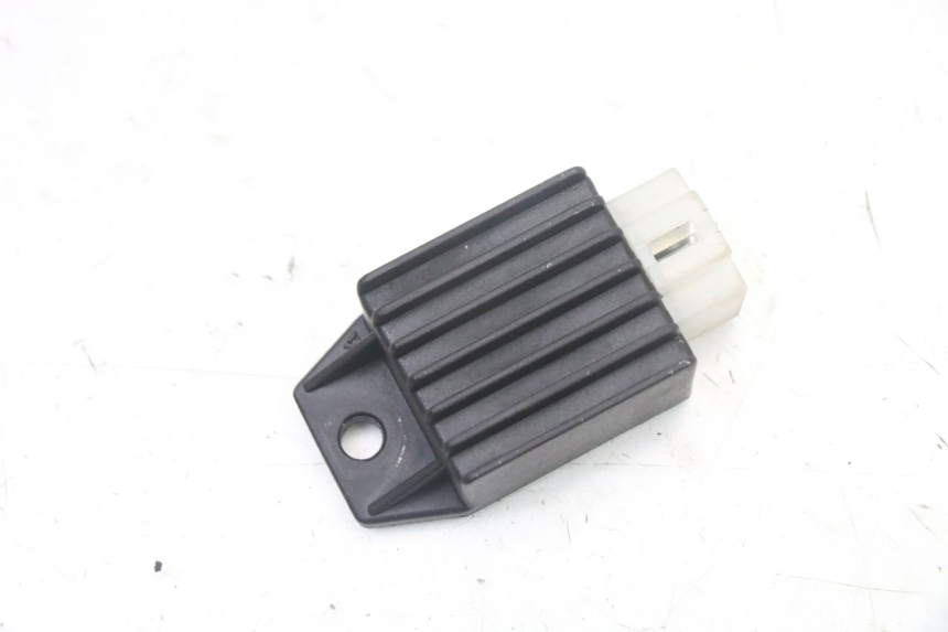 photo de CHARGING REGULATOR PEUGEOT KISBEE 2T 50 (2010 - 2017) - Main view