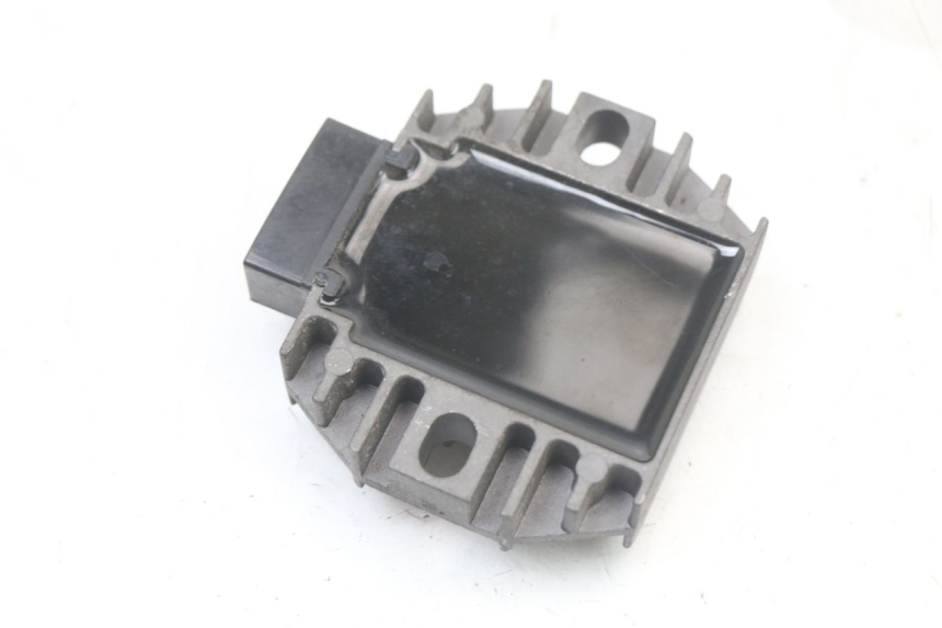 photo de REGULATOR PIAGGIO BEVERLY 125 (1998 - 2005) - Alternative perspective