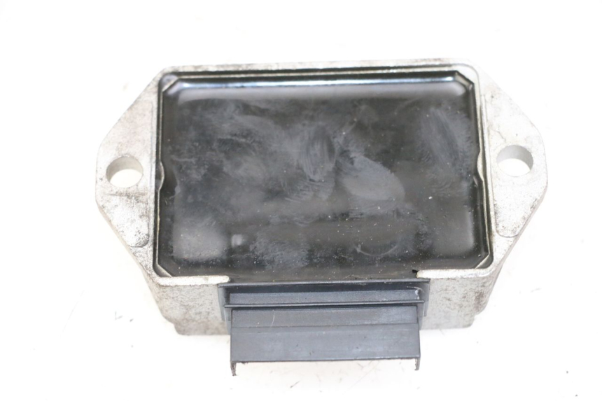 photo de CHARGING REGULATOR PIAGGIO VESPA S 2T 50 (2007 - 2014) - Zoom on usage condition